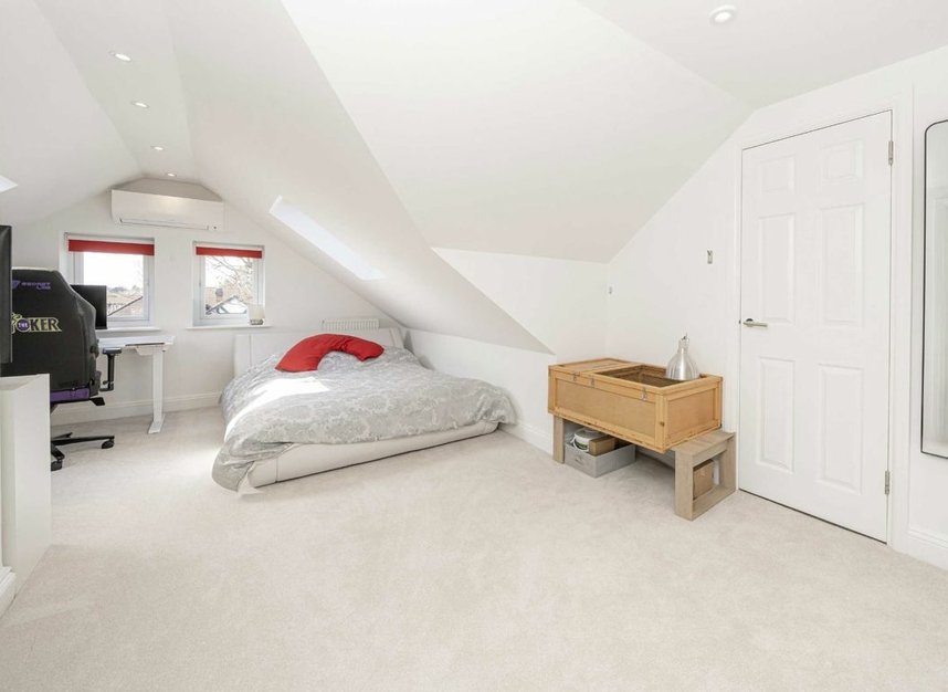 Properties for sale in The Avenue - TW16 5EX view6