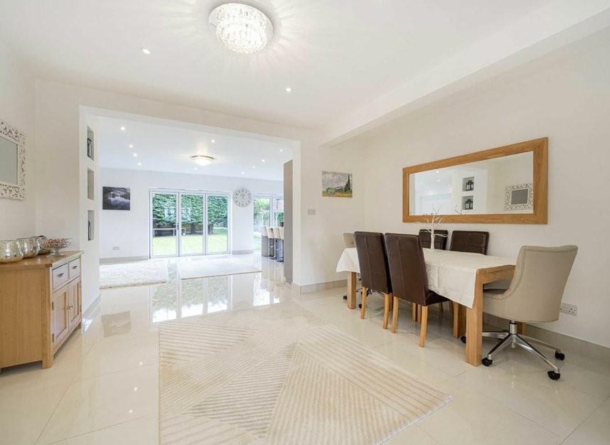 Properties for sale in The Avenue - TW16 5EX view4