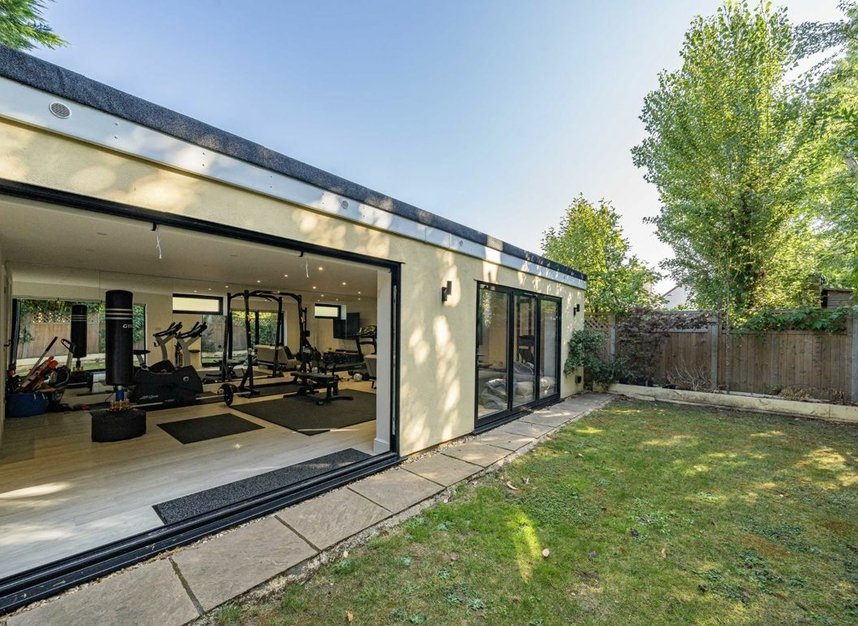 Properties for sale in The Avenue - TW16 5EX view12
