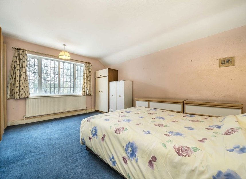Properties for sale in The Avenue - TW16 5HZ view5