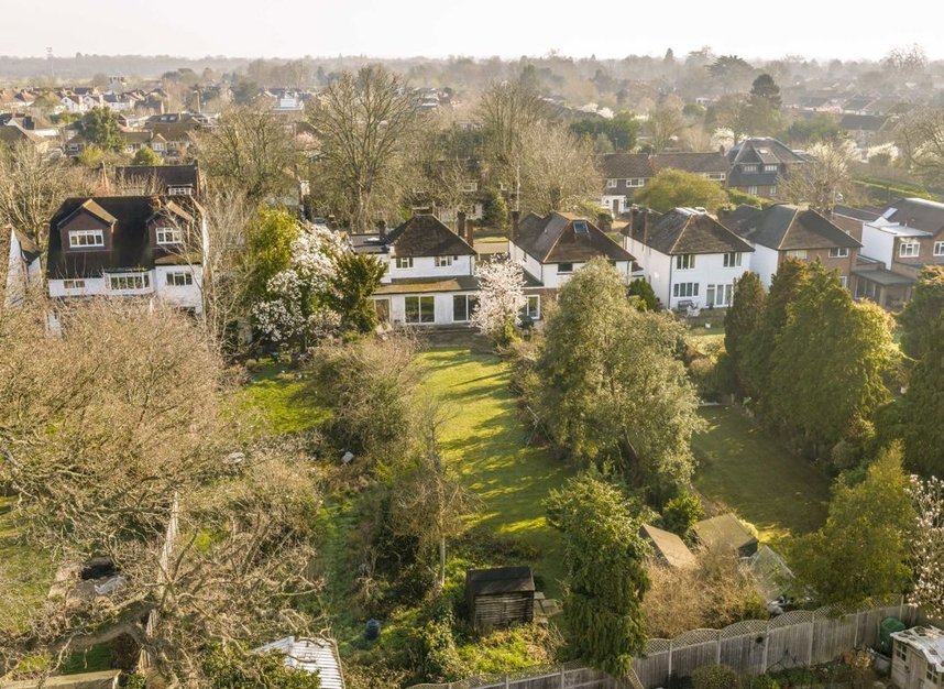 Properties for sale in The Avenue - TW16 5HZ view10