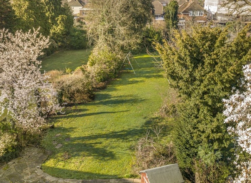 Properties for sale in The Avenue - TW16 5HZ view6