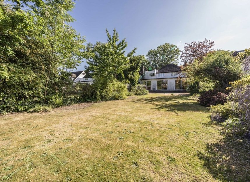 Properties for sale in The Avenue - TW16 5HZ view9