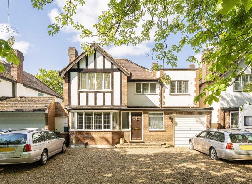 Properties for sale in The Avenue - TW16 5HZ view1