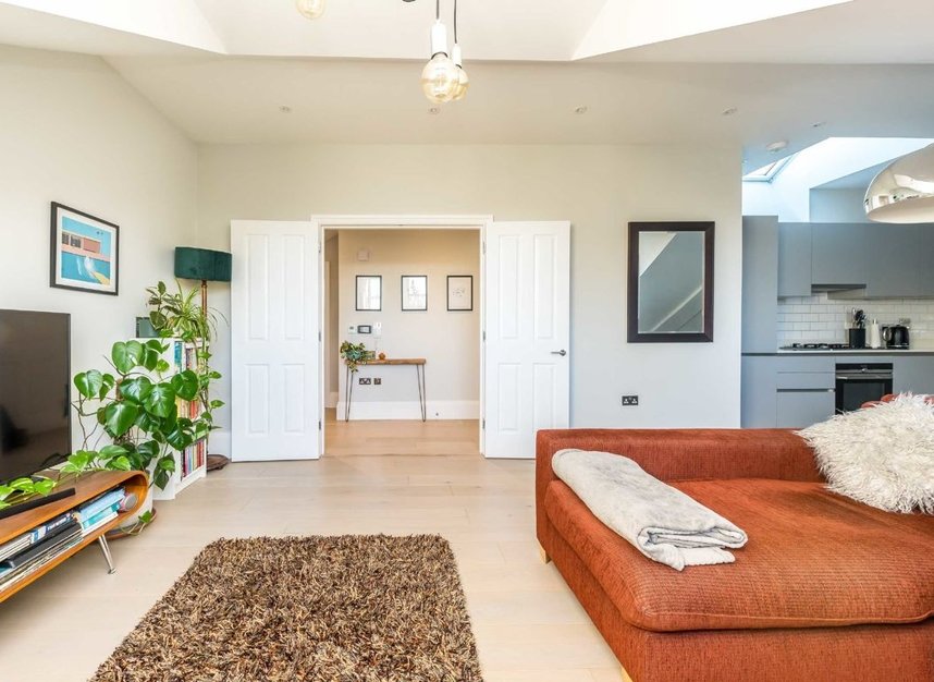 Flat for sale in The Avenue, Surbiton, KT5 (Ref 217151) Dexters