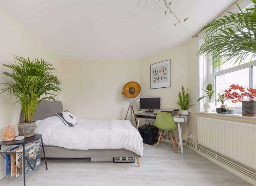 Studio for sale in The Quadrant, London, W10 (Ref 197338) Dexters
