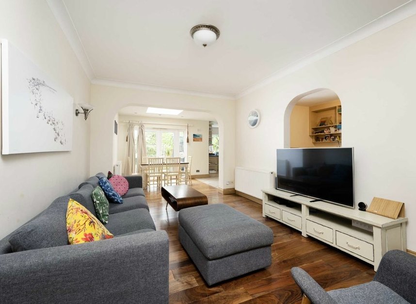 Properties for sale in The Ridgeway - N3 2PH view2