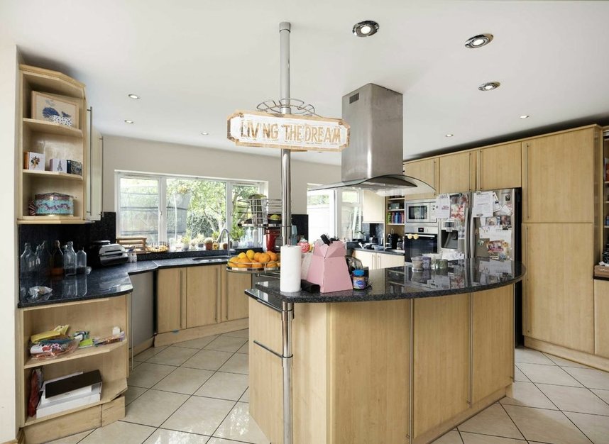 Properties for sale in The Ridgeway - N3 2PH view3