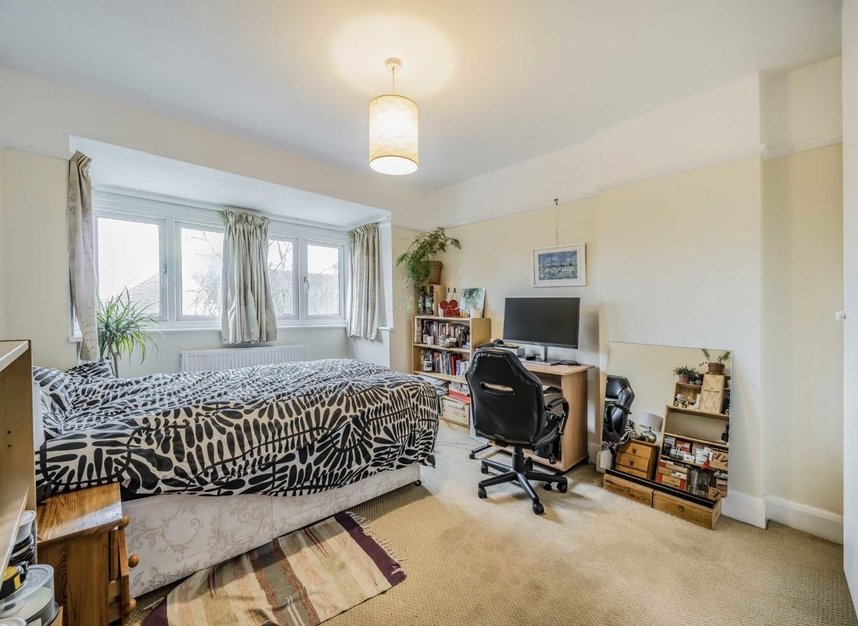 Properties for sale in The Ridgeway - W3 8LW view6