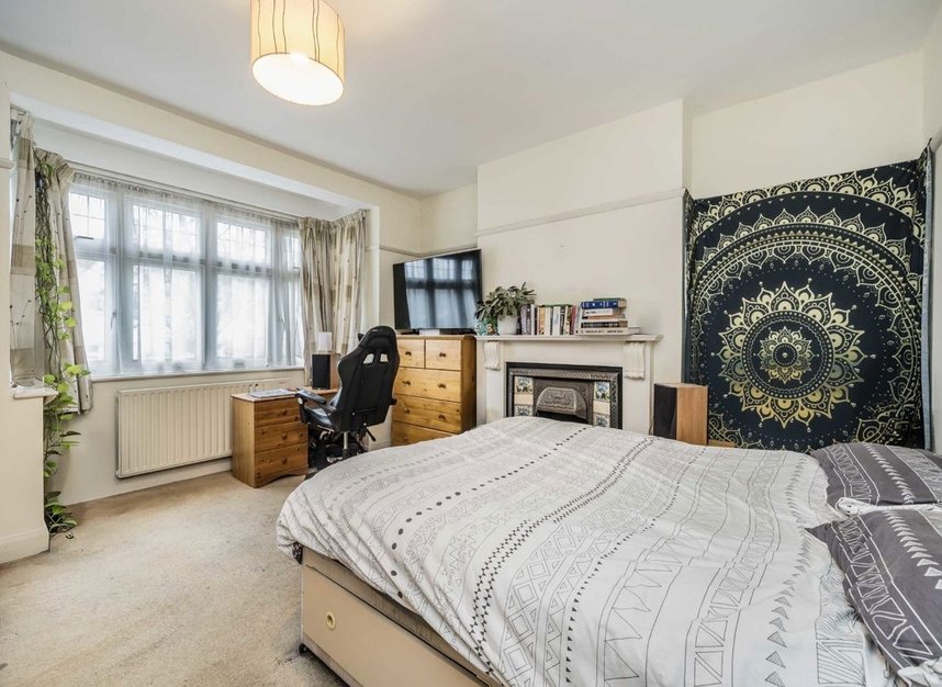 Properties for sale in The Ridgeway - W3 8LW view5