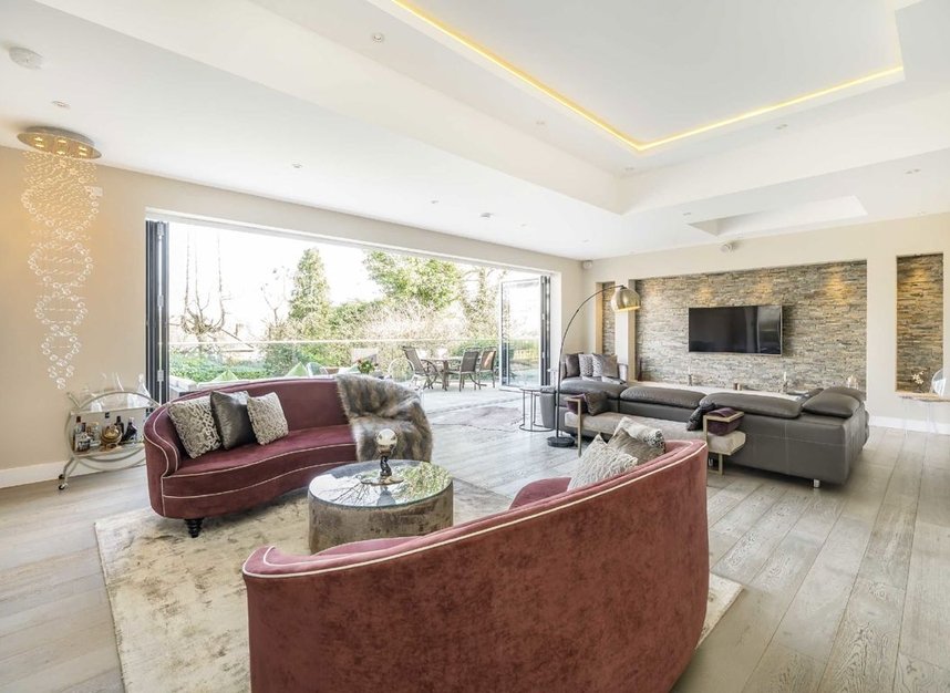 Properties for sale in The Ridings - W5 3BU view2