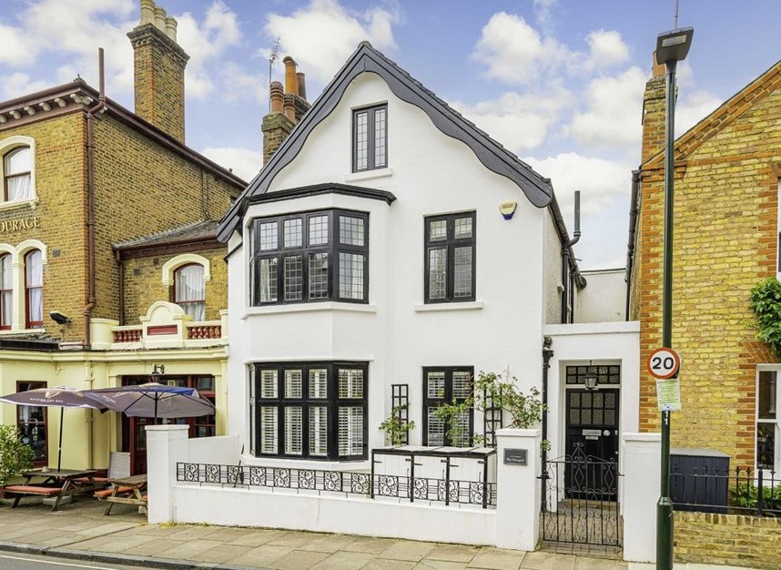 House for sale in The Vineyard, Richmond, TW10 (Ref 228394) Dexters