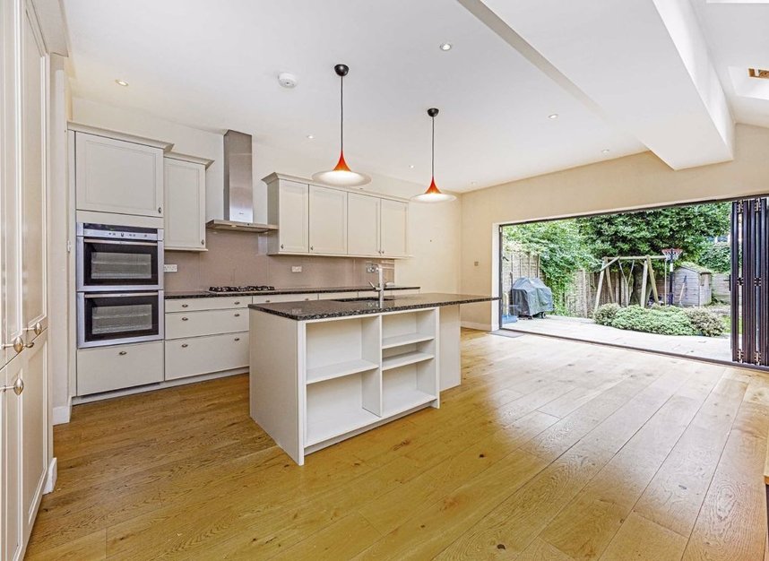 Properties for sale in Thorney Hedge Road - W4 5SB view4