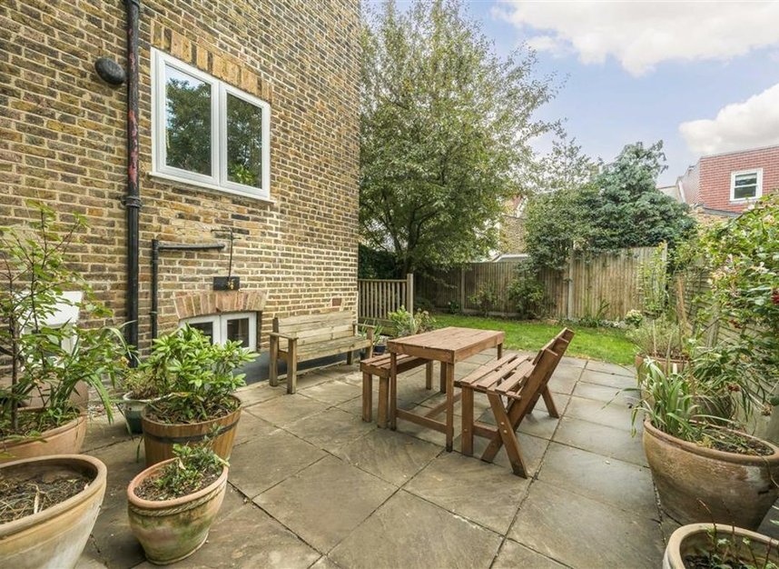 Properties for sale in Thornford Road - SE13 6SG view6