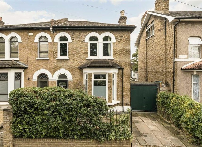 Properties for sale in Thornford Road - SE13 6SG view11