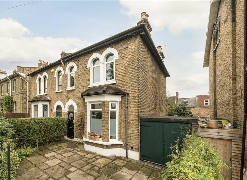 Properties for sale in Thornford Road - SE13 6SG view1