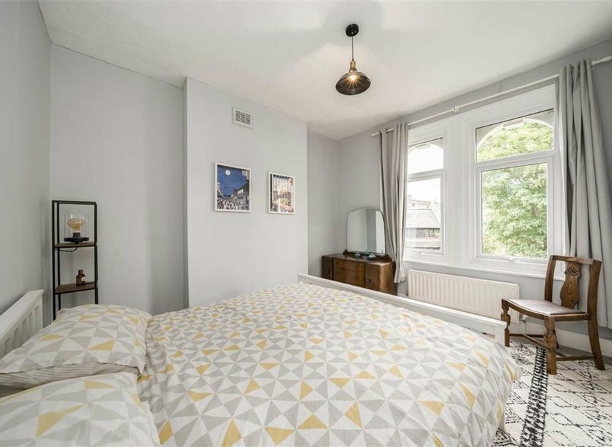 Properties for sale in Thornford Road - SE13 6SG view3