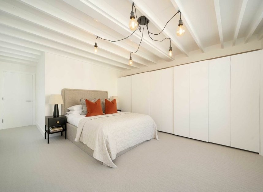 Properties for sale in Thornton Road - SW19 4NQ view9