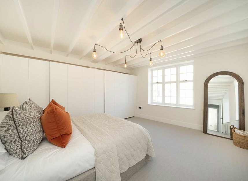 Properties for sale in Thornton Road - SW19 4NQ view8