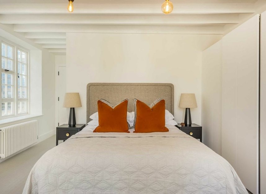 Properties for sale in Thornton Road - SW19 4NQ view10