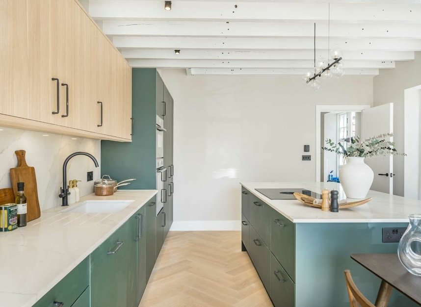 Properties for sale in Thornton Road - SW19 4NQ view4