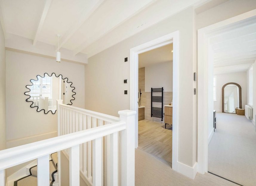 Properties for sale in Thornton Road - SW19 4NQ view9