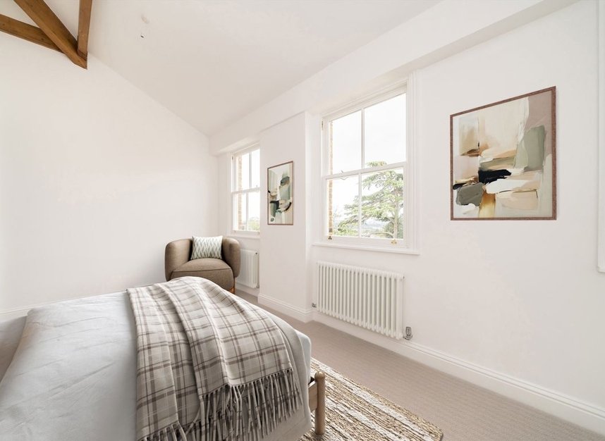 Properties for sale in Thornton Road - SW19 4NQ view11