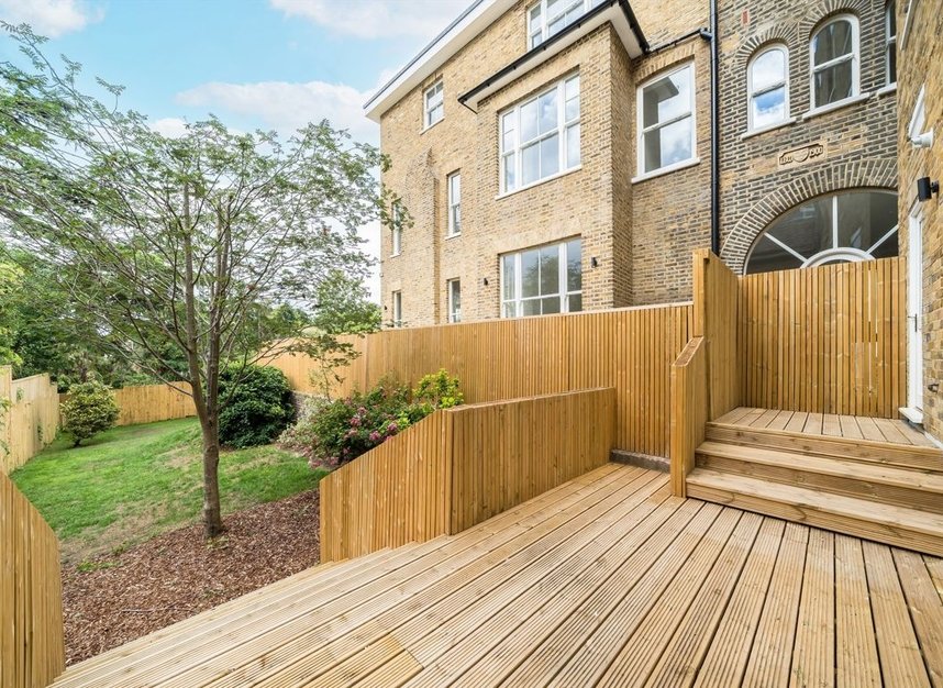 Properties for sale in Thornton Road - SW19 4NQ view2