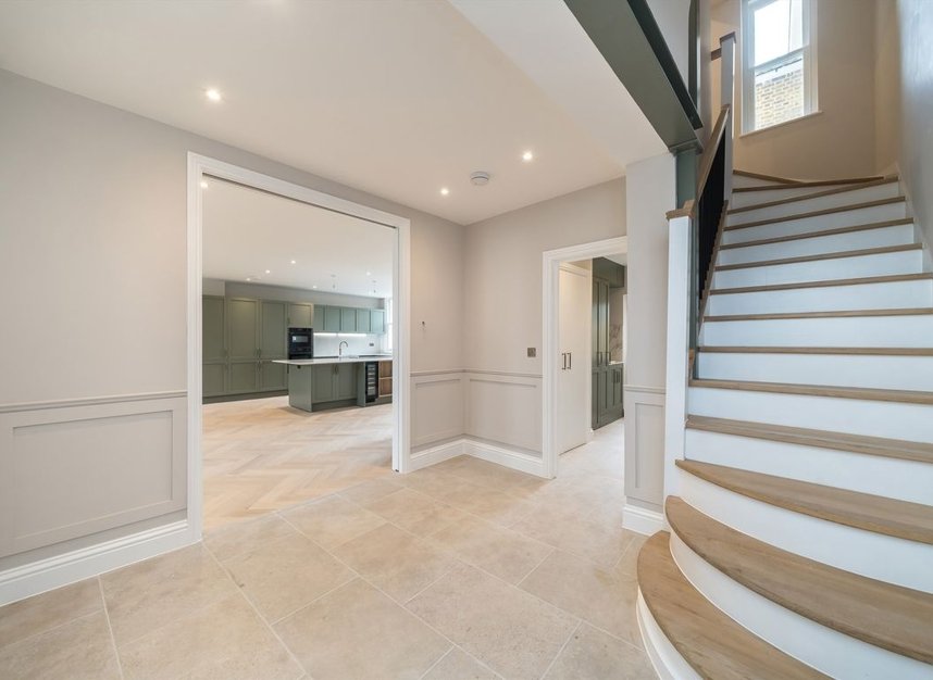 Properties for sale in Thornton Road - SW19 4NQ view7
