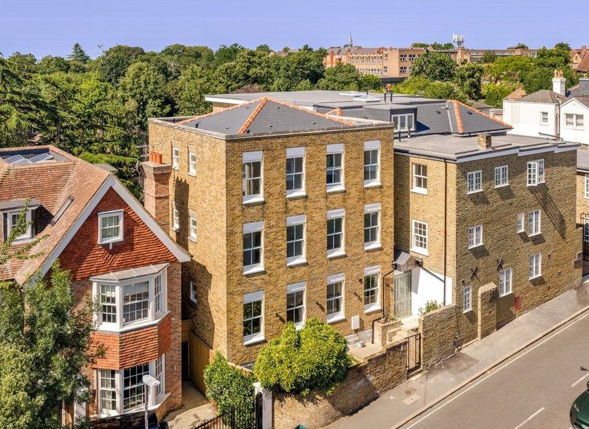 Properties for sale in Thornton Road - SW19 4NQ view1
