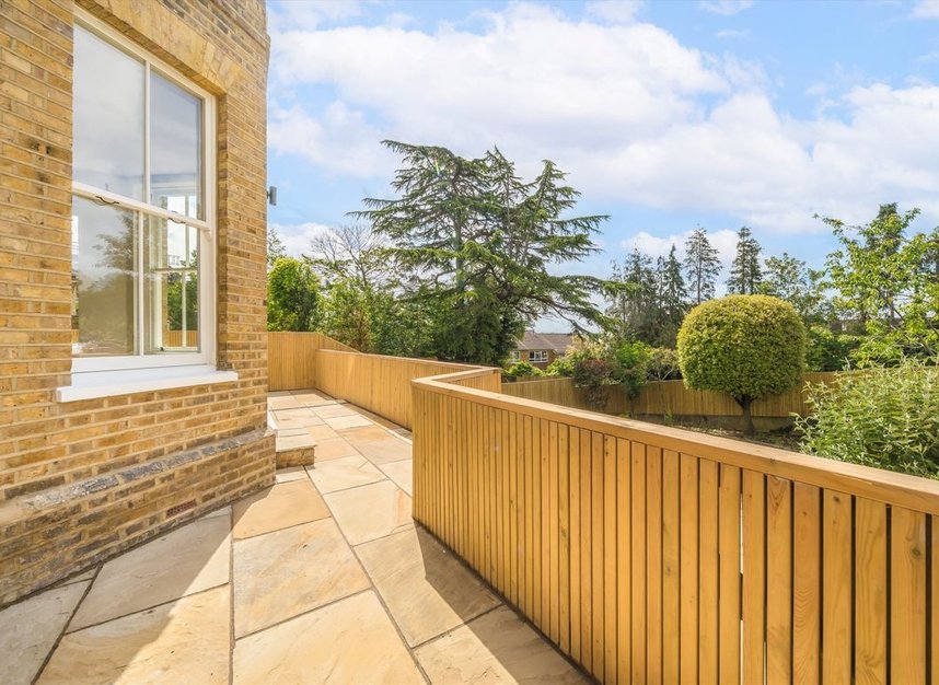 Properties for sale in Thornton Road - SW19 4NQ view2