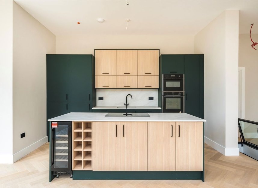 Properties for sale in Thornton Road - SW19 4NQ view4