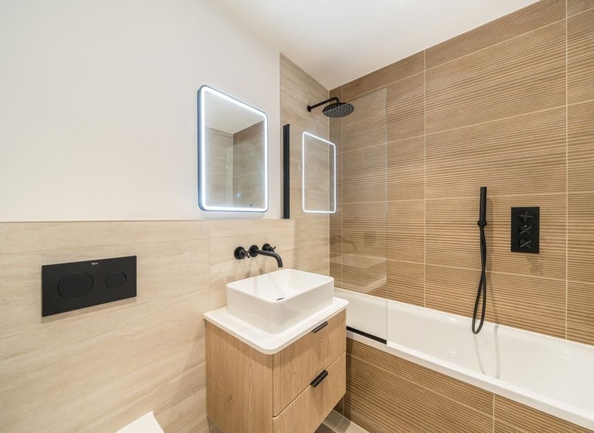 Properties for sale in Thornton Road - SW19 4NQ view10