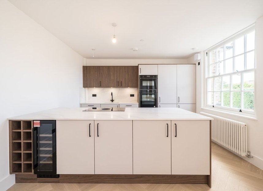 Properties for sale in Thornton Road - SW19 4NQ view3