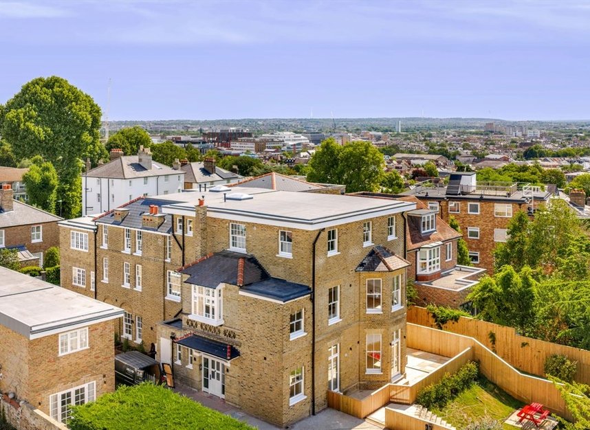 Properties for sale in Thornton Road - SW19 4NQ view12