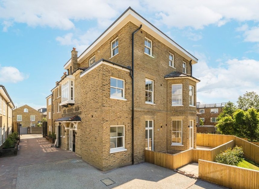 Properties for sale in Thornton Road - SW19 4NQ view1