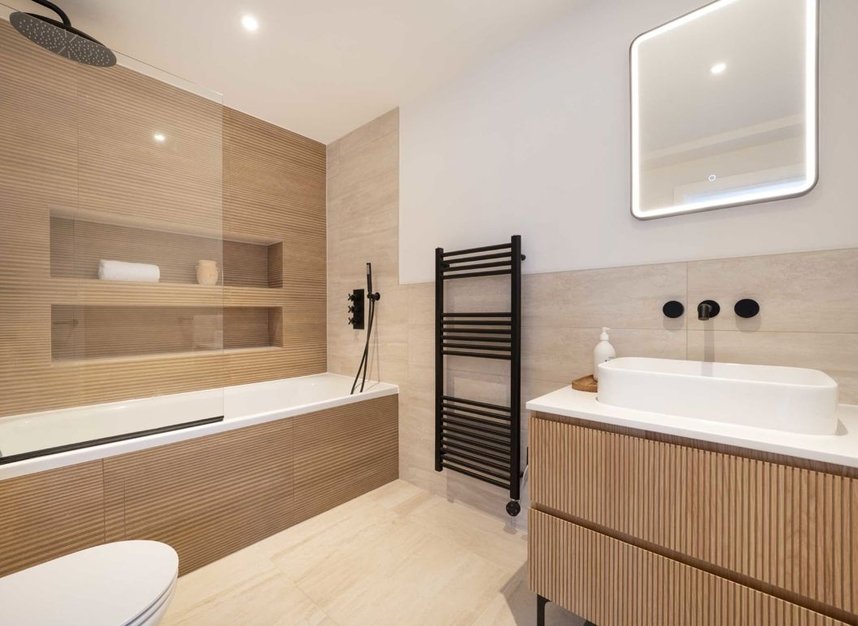 Properties for sale in Thornton Road - SW19 4NQ view11