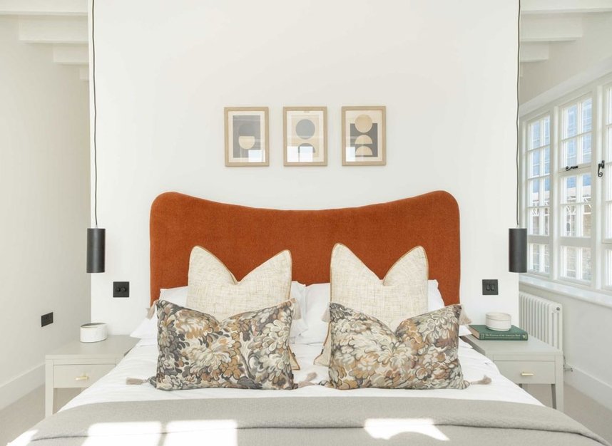 Properties for sale in Thornton Road - SW19 4NQ view9