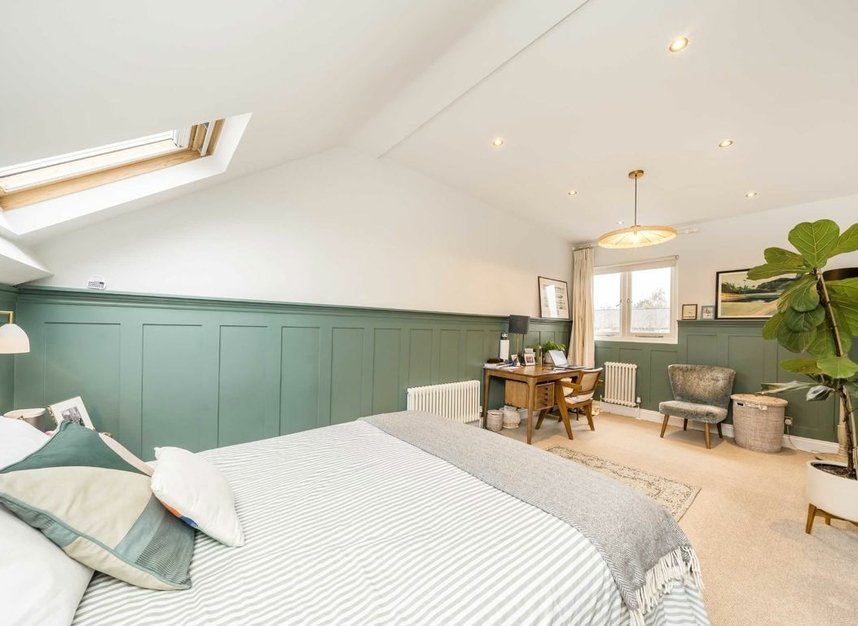 Properties for sale in Thurlestone Road - SE27 0PE view11