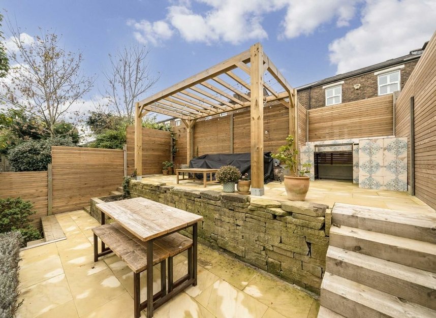 Properties for sale in Thurlestone Road - SE27 0PE view12