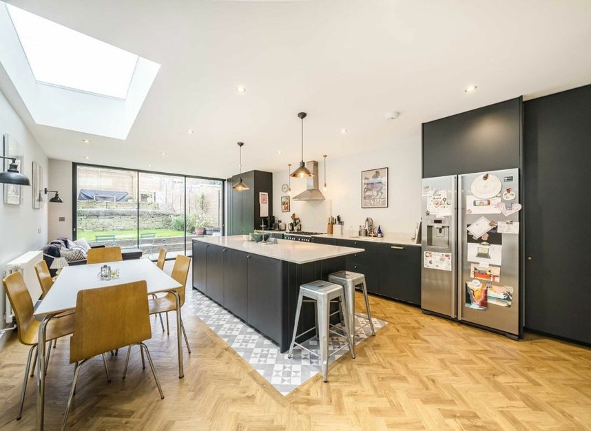 Properties for sale in Thurlestone Road - SE27 0PE view2