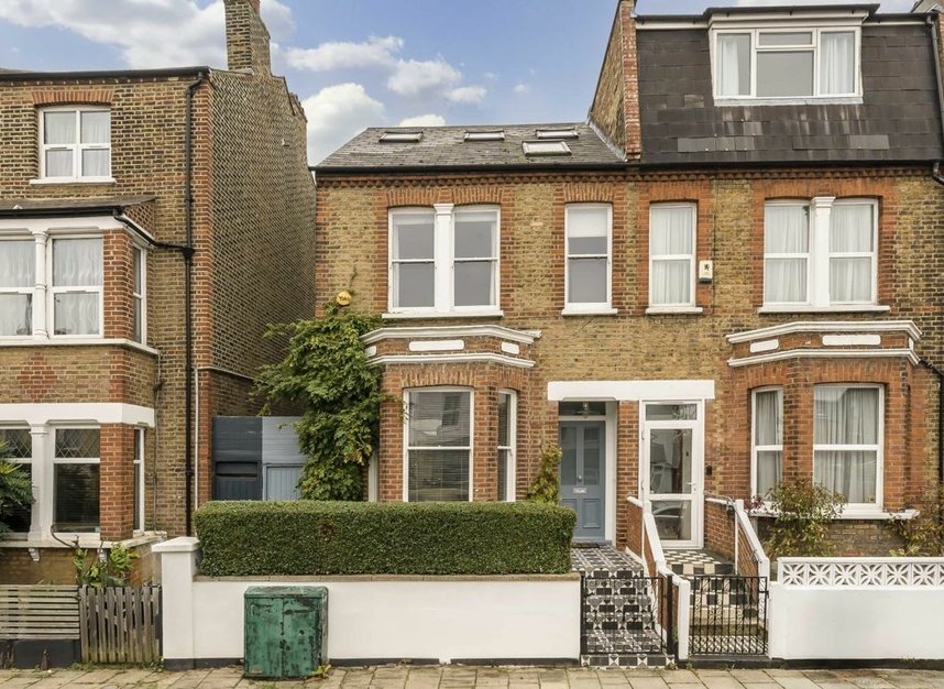 Properties for sale in Thurlestone Road - SE27 0PE view1