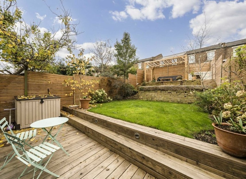 Properties for sale in Thurlestone Road - SE27 0PE view4