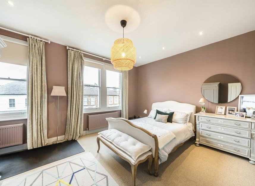 Properties for sale in Thurlestone Road - SE27 0PE view7