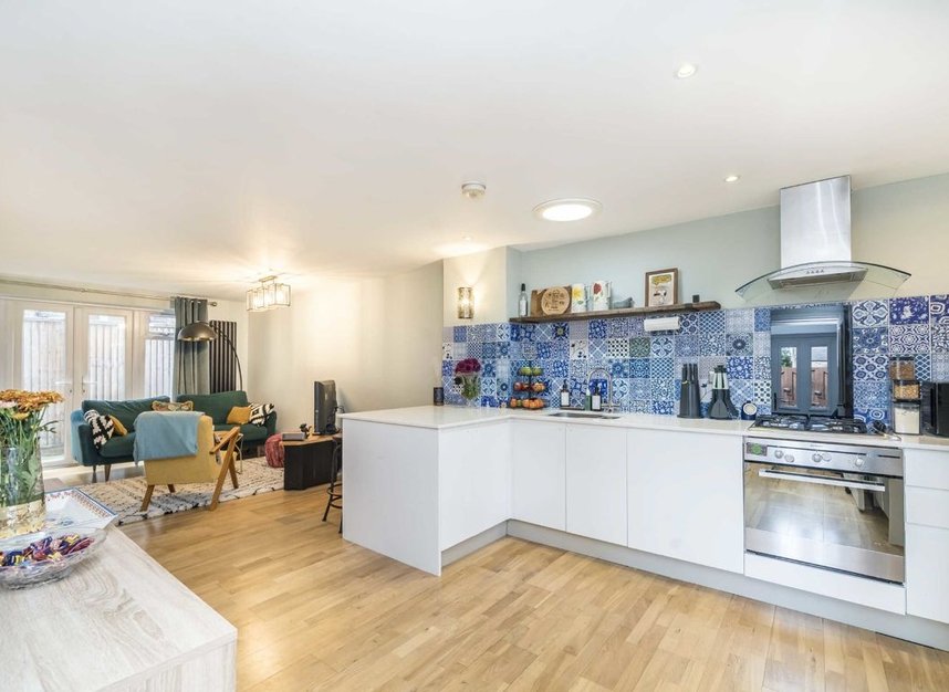 House for sale in Tooting High Street, London, SW17 (Ref 211909) Dexters