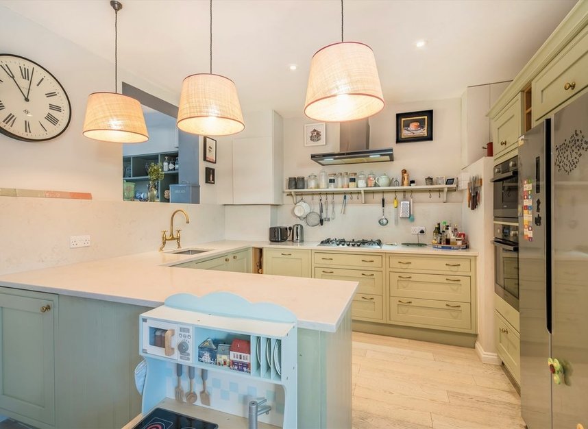 Properties for sale in Topsham Road - SW17 8SP view3