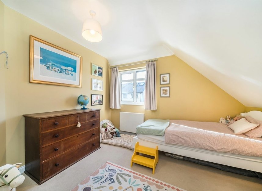 Properties for sale in Topsham Road - SW17 8SP view10