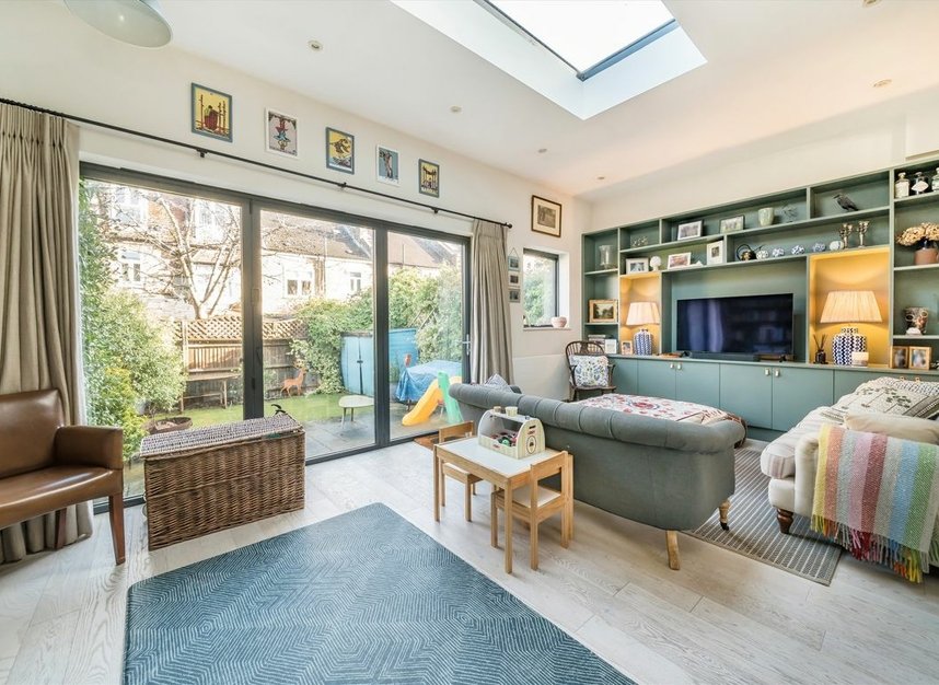 Properties for sale in Topsham Road - SW17 8SP view2