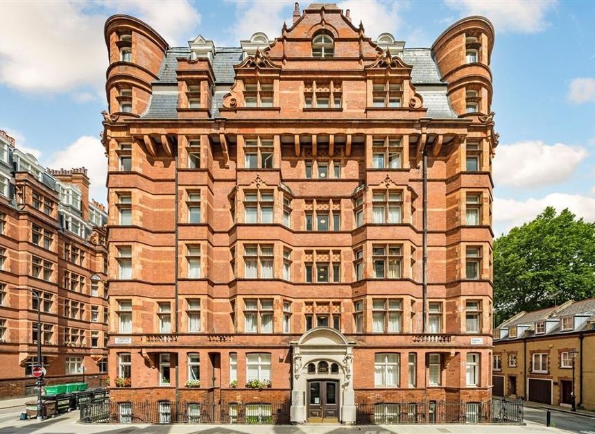Properties for sale in Torrington Place - WC1E 7HH view1