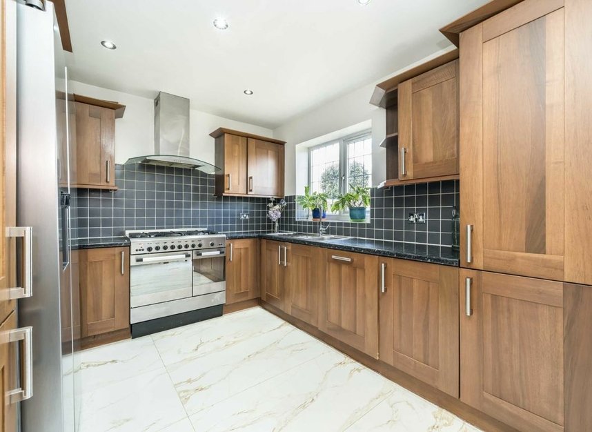 Properties sold in Townholm Crescent - W7 2NA view7
